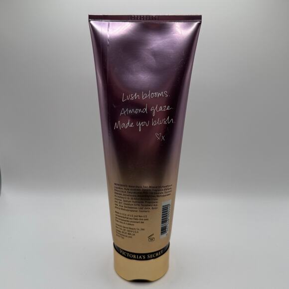 NWOB Victoria's Secret Velvet Petals Fragrance Body Lotion 236 ml / 8oz Parfumee - Picture 2 of 6